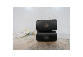 Bouton de warning TOYOTA COROLLA 10 Photo n°1