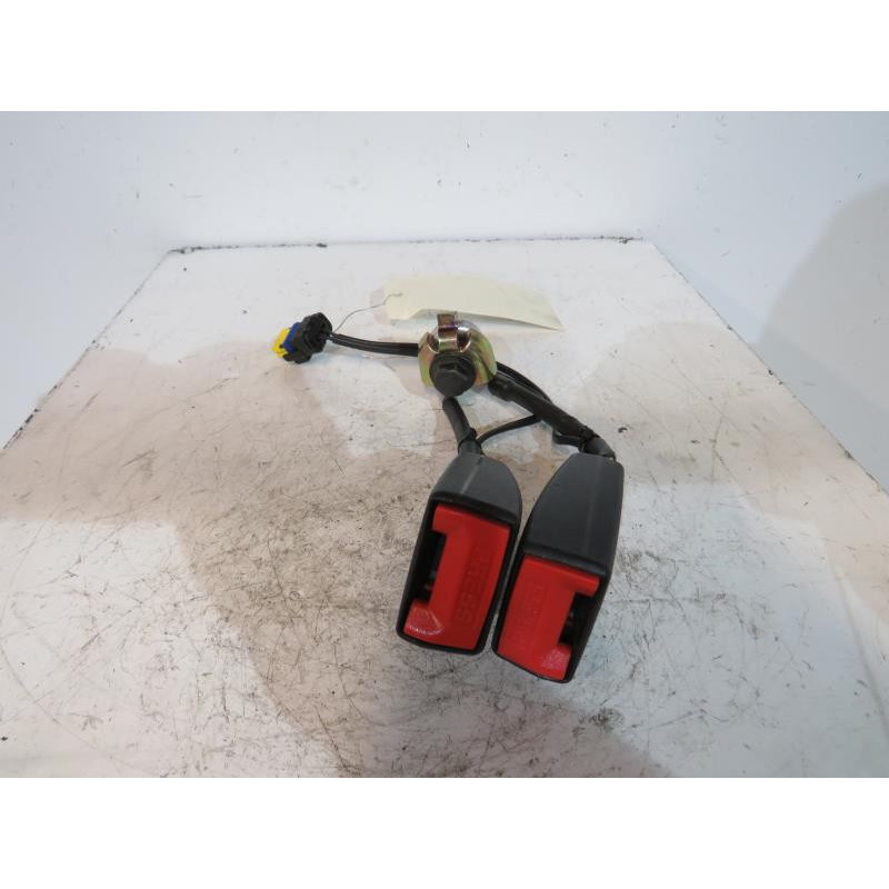 Attache ceinture arriere gauche CITROEN C5 1 Photo n°1