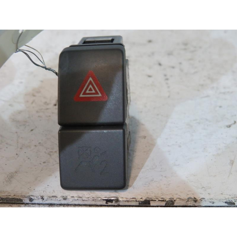 Bouton de warning OPEL AGILA B Photo n°1