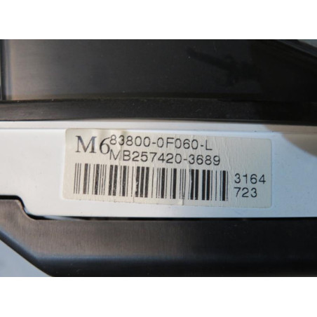 Compteur TOYOTA COROLLA VERSO 2