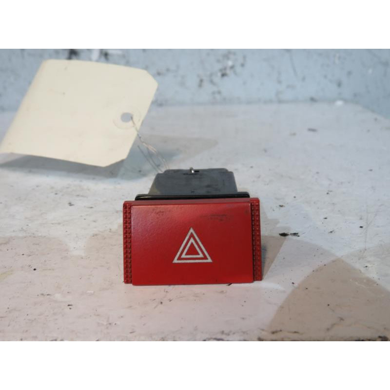 Bouton de warning HYUNDAI GETZ Photo n°1
