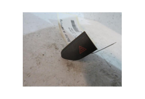 Bouton de warning RENAULT CLIO 4 Photo n°1