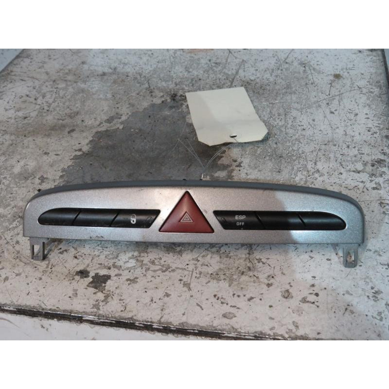 Bouton de warning PEUGEOT 308 1 Photo n°1