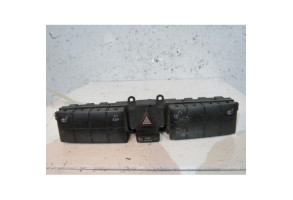 Bouton de warning MERCEDES CLASSE C 203 COUPE SPORT Photo n°1
