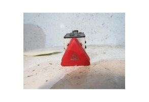 Bouton de warning VOLKSWAGEN GOLF 5 Photo n°1