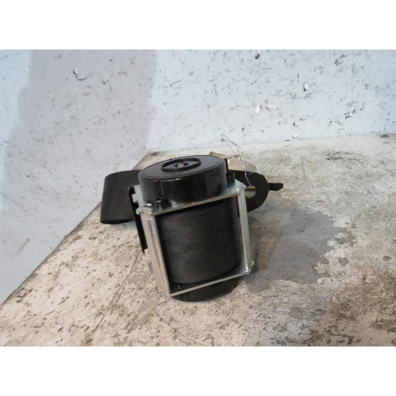 Ceinture arriere gauche MAZDA 3 1 Photo n°1