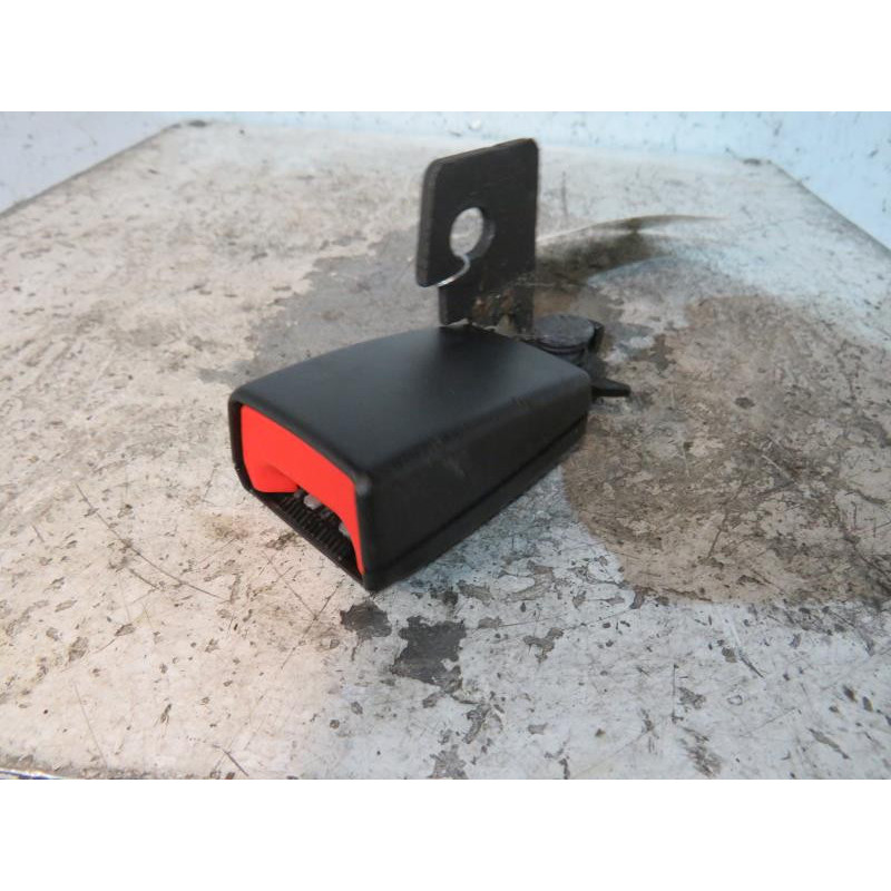 Attache ceinture arriere gauche FIAT GRANDE PUNTO Photo n°1