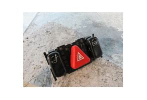 Bouton de warning MERCEDES CLASSE CLK 208 Photo n°2
