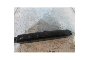 Bouton de warning FIAT GRANDE PUNTO Photo n°1