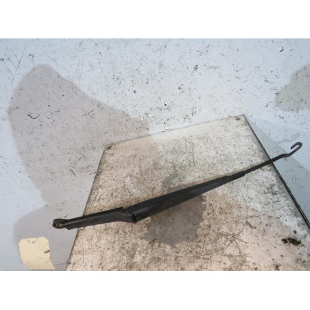 Bras essuie glace avant droit TOYOTA AVENSIS 1