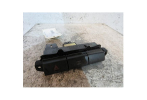 Bouton de warning TOYOTA AVENSIS 1 Photo n°1
