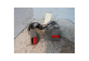 Attache ceinture arriere droit MAZDA 323 6 Photo n°1