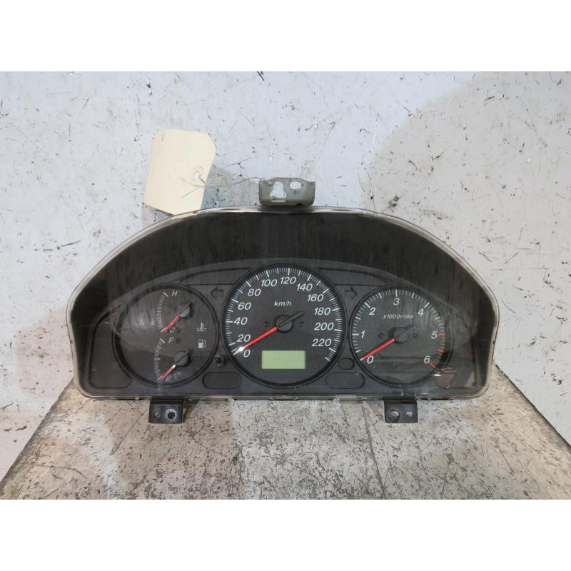Compteur MAZDA 323 6 Photo n°1