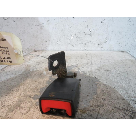 Attache ceinture arriere gauche FIAT GRANDE PUNTO