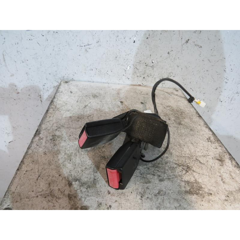 Attache ceinture arriere droit CITROEN C4 1 Photo n°1
