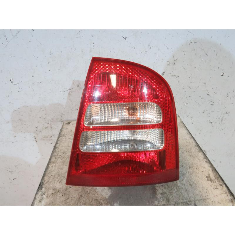 Anti brouillard arriere droit SKODA OCTAVIA 1 Photo n°1