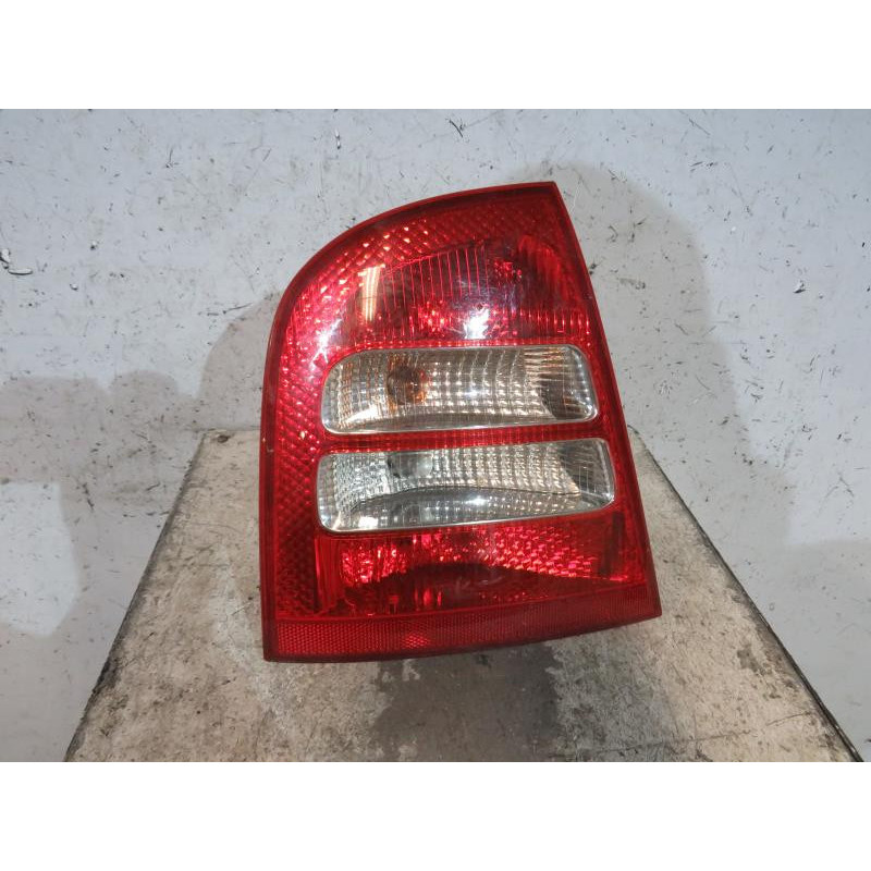 Anti brouillard arriere gauche SKODA OCTAVIA 1 Photo n°1