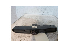 Bouton de warning OPEL ASTRA H Photo n°1