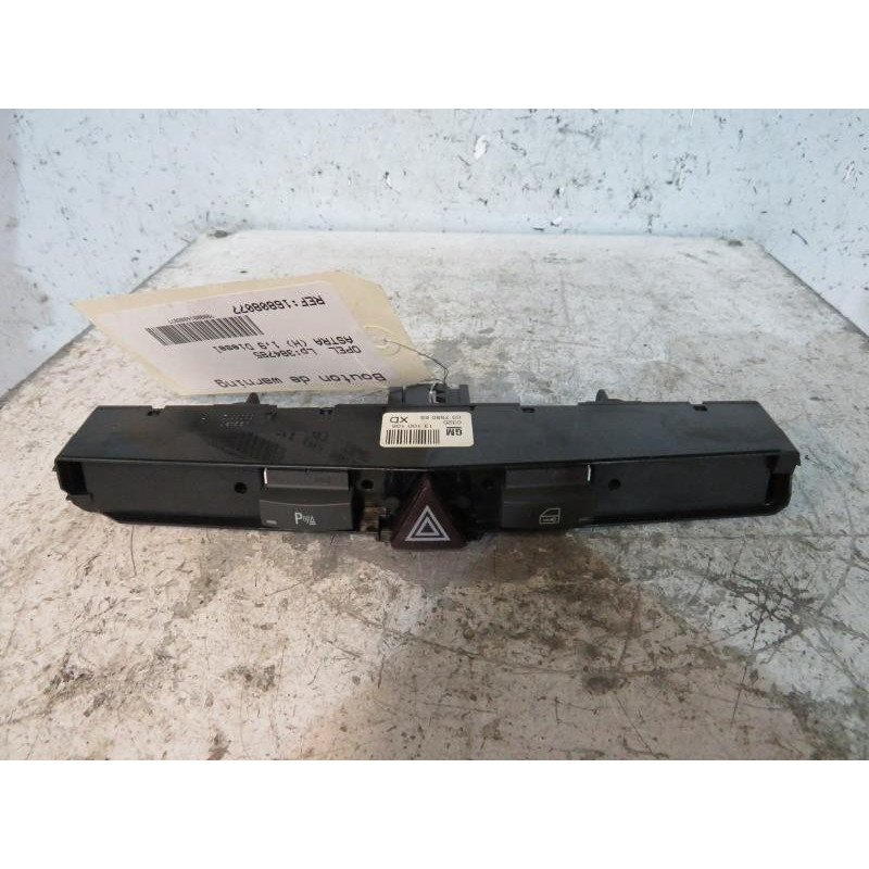 Bouton de warning OPEL ASTRA H Photo n°1