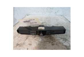 Bouton de warning OPEL ASTRA H Photo n°1