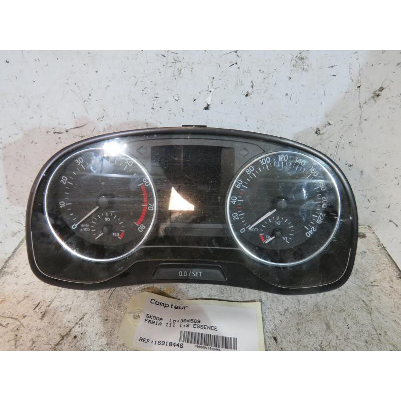 Compteur SKODA FABIA 3 Photo n°1