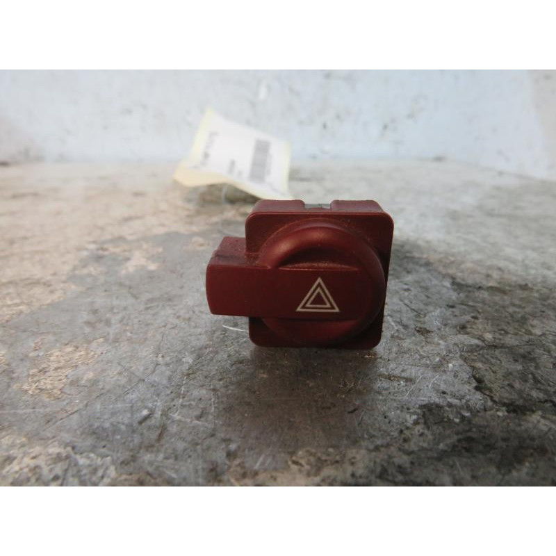 Bouton de warning CITROEN C4 1 Photo n°1