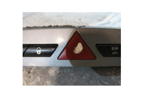 Bouton de warning PEUGEOT 308 1 SW Photo n°2