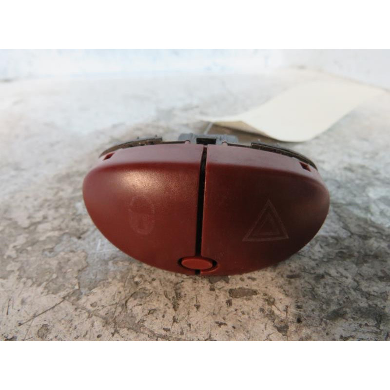 Bouton de warning CITROEN XSARA PICASSO Photo n°1