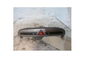 Bouton de warning PEUGEOT 308 1 Photo n°1