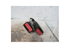 Attache ceinture arriere droit PEUGEOT 407 Photo n°1
