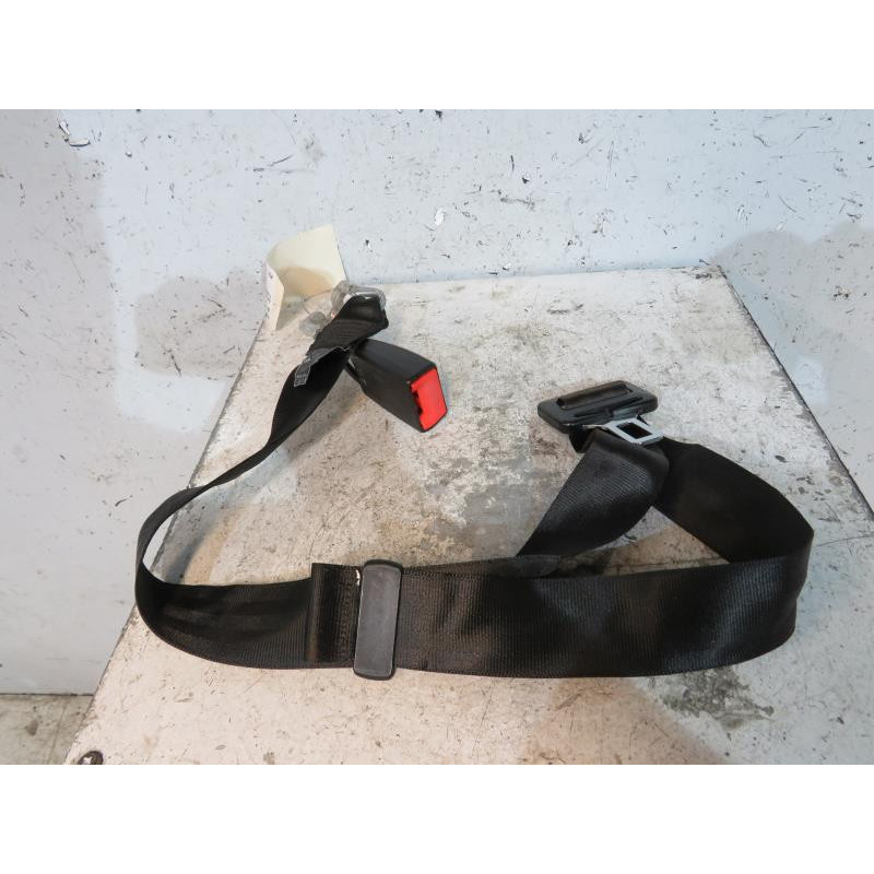 Attache ceinture arriere droit SKODA FABIA 1 Photo n°1