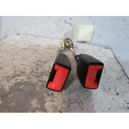 Attache ceinture arriere gauche SKODA FABIA 1