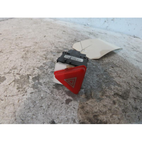 Bouton de warning SKODA FABIA 1