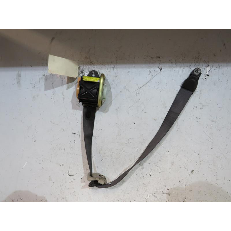 Ceinture avant droit TOYOTA COROLLA 10 Photo n°1