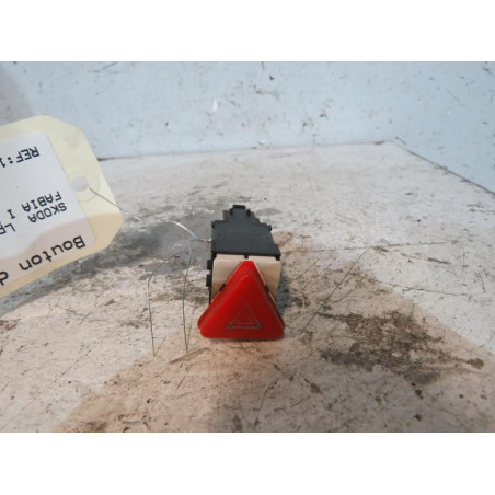 Bouton de warning SKODA FABIA 1
