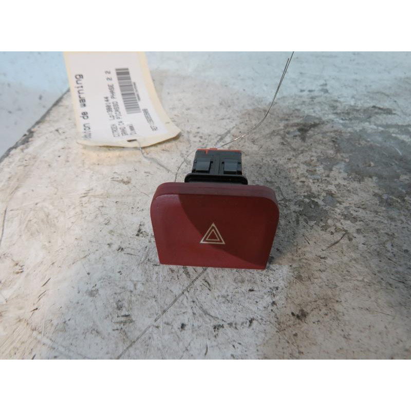Bouton de warning CITROEN C4 GRAND PICASSO 1 Photo n°1