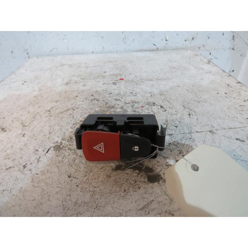 Bouton de warning RENAULT GRAND SCENIC 3 Photo n°1