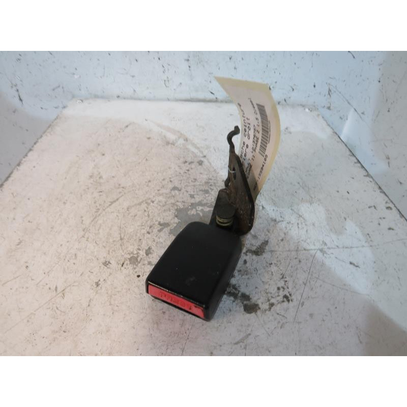 Attache ceinture arriere droit RENAULT MEGANE 2 Photo n°1