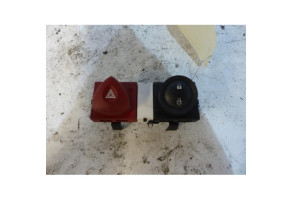 Bouton de warning RENAULT MEGANE 2 Photo n°1