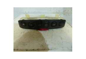 Bouton de warning FIAT PUNTO 2 Photo n°2