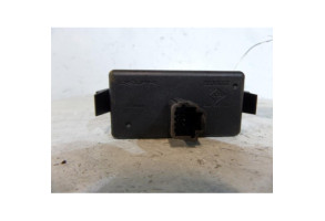 Bouton de warning RENAULT MODUS Photo n°2