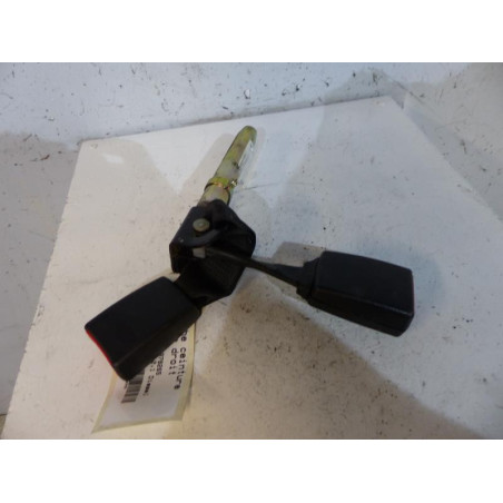 Attache ceinture arriere droit MERCEDES CLASSE C 203