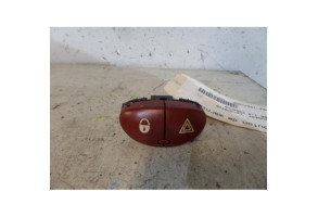 Bouton de warning PEUGEOT 206 Photo n°1