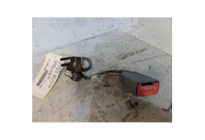 Attache ceinture arriere droit PEUGEOT 406 Photo n°1
