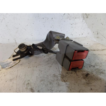 Attache ceinture arriere gauche PEUGEOT 406