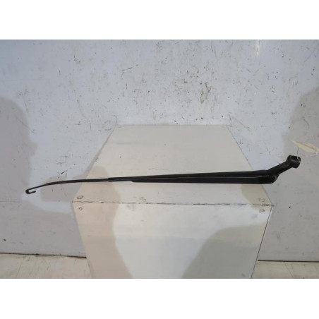 Bras essuie glace avant droit TOYOTA YARIS 1