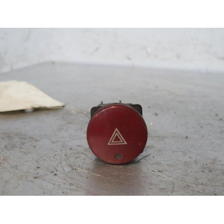 Bouton de warning PEUGEOT PARTNER 1