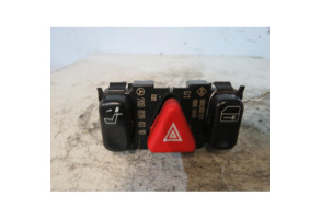 Bouton de warning MERCEDES CLASSE E 210 Photo n°1