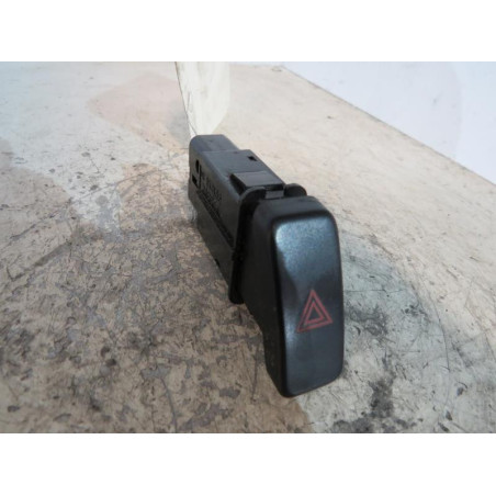 Bouton de warning MAZDA PREMACY