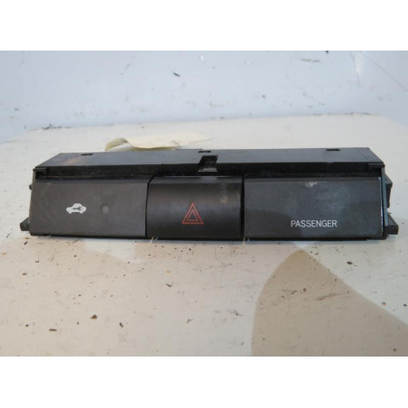 Bouton de warning TOYOTA COROLLA VERSO 2